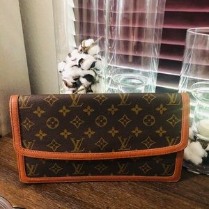 Authentic Louis Vuitton clutch
